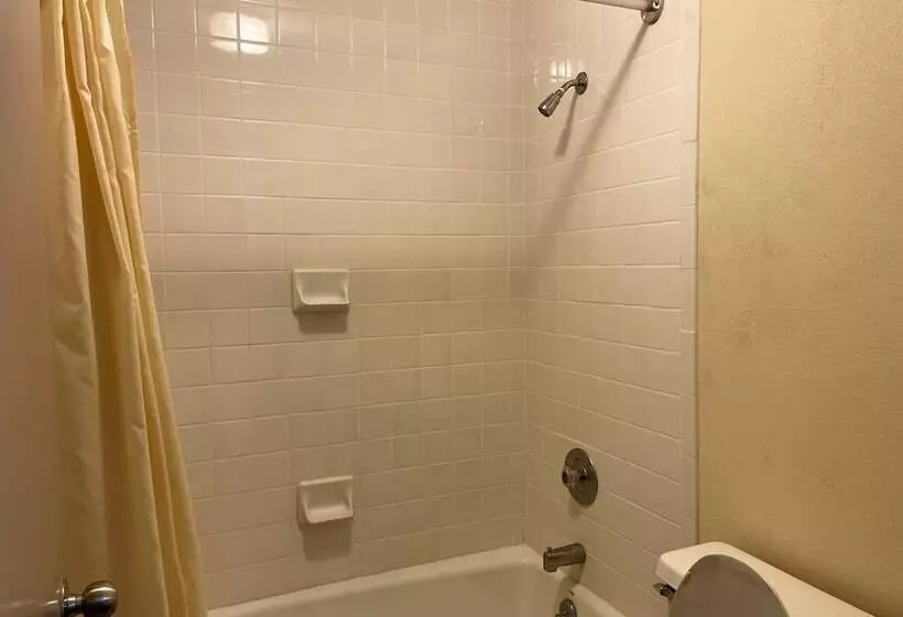 ２ダブルベッドのスタンダードルーム, Travelers Inn & Suites