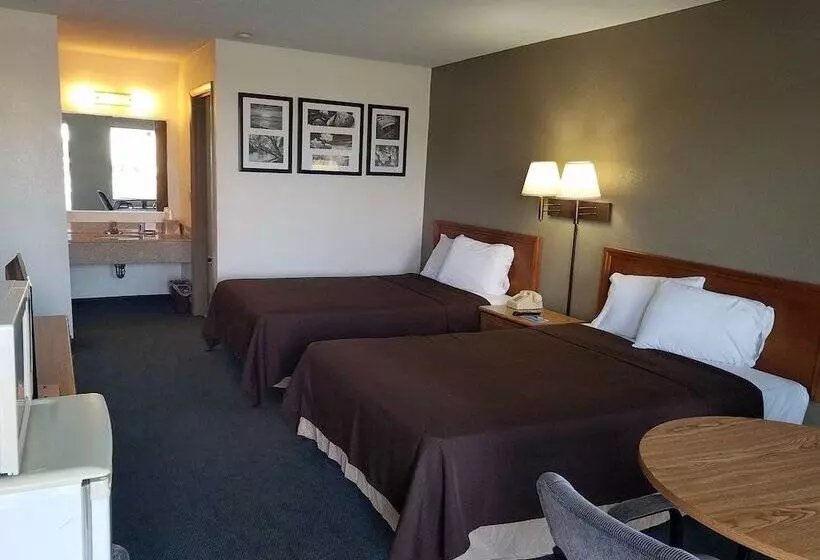 ２ダブルベッドのスタンダードルーム, Travelers Inn & Suites