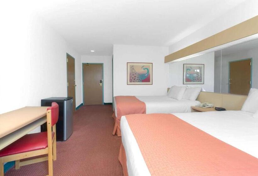 Номер Стандарт, Microtel Inn & Suites By Wyndham Gallup   Pet Friendly