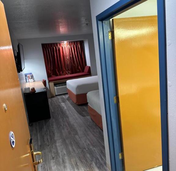 غرفة قياسية لذوى الاحتياجات الخاصة, Microtel Inn & Suites By Wyndham Gallup   Pet Friendly