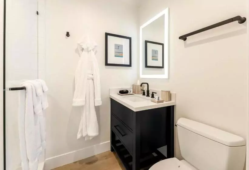 اتاق لوکس با تخت بزرگ, Del Mar Beach
