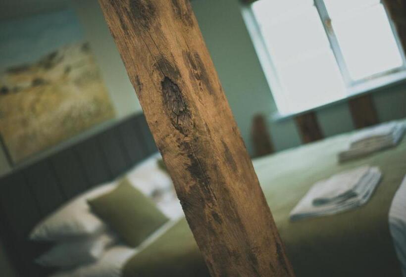 디럭스 룸, The Kings Head