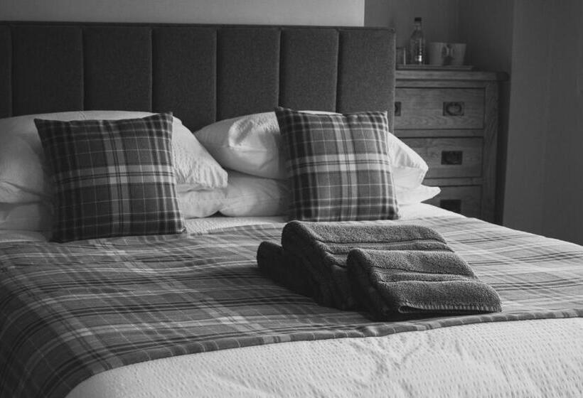 패밀리 스위트, The Kings Head