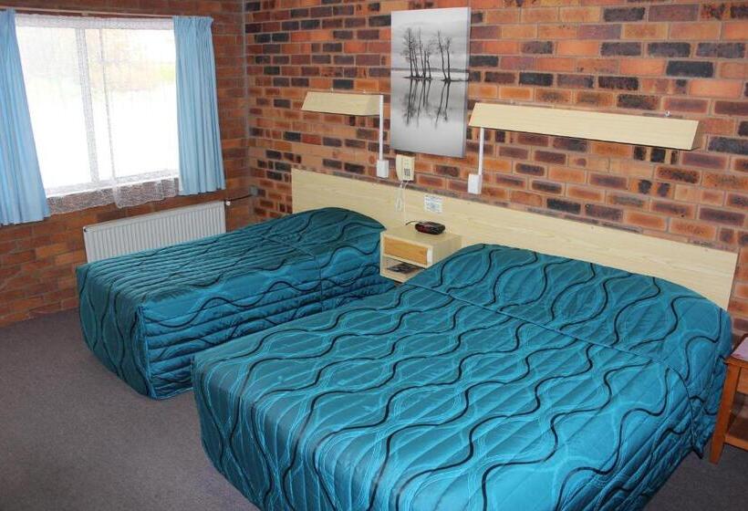 스탠다드 트리플 룸, Glen Innes Lodge Motel
