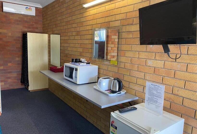 스탠다드 트리플 룸, Glen Innes Lodge Motel