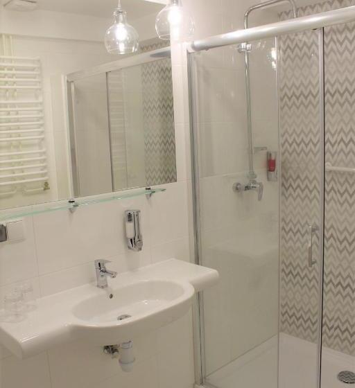 スタンダードルーム, Arka