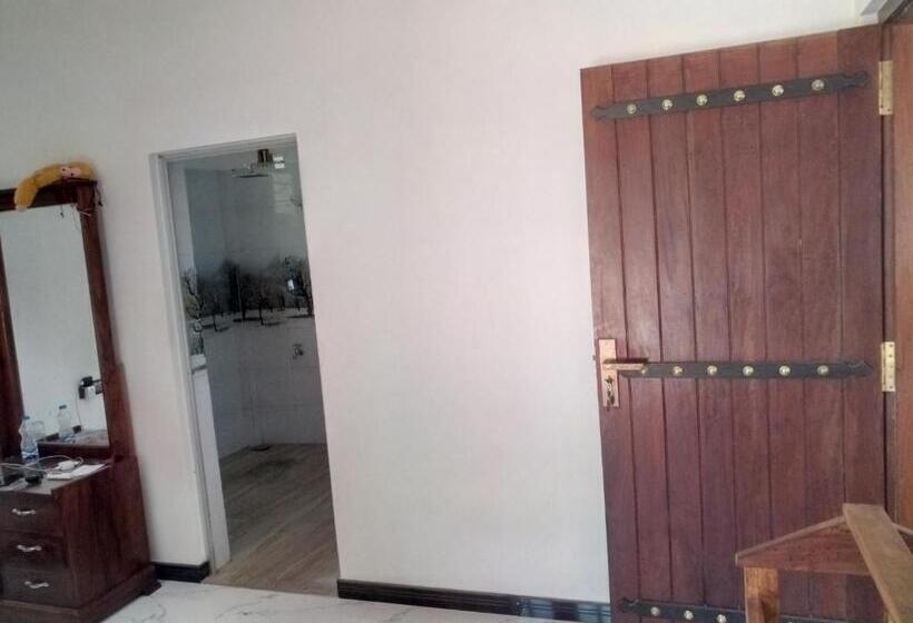 Номер Deluxe, Silent Peacock Villa And Peacock Cafe