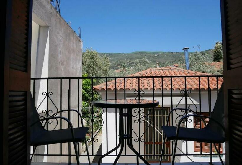 اتاق استاندارد یک نفره, Poseidon Rooms