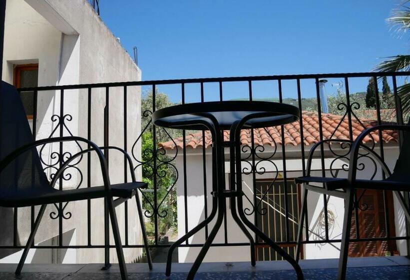 スタンダードシングルルーム, Poseidon Rooms