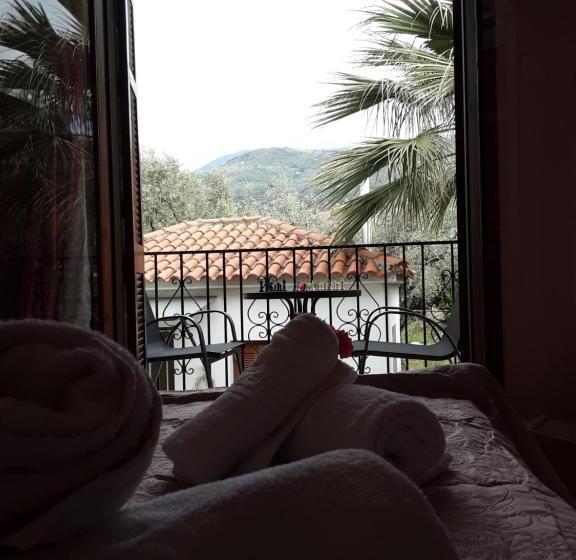 اتاق استاندارد با چشم‌انداز کوهستان, Poseidon Rooms