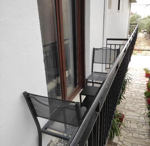 エコノミールーム, Poseidon Rooms