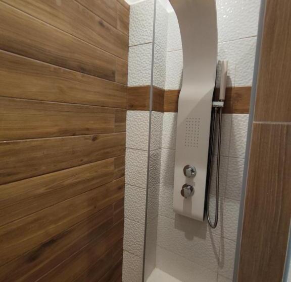 اتاق اکونومی, Poseidon Rooms
