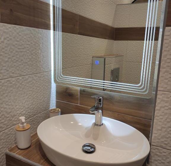 エコノミールーム, Poseidon Rooms