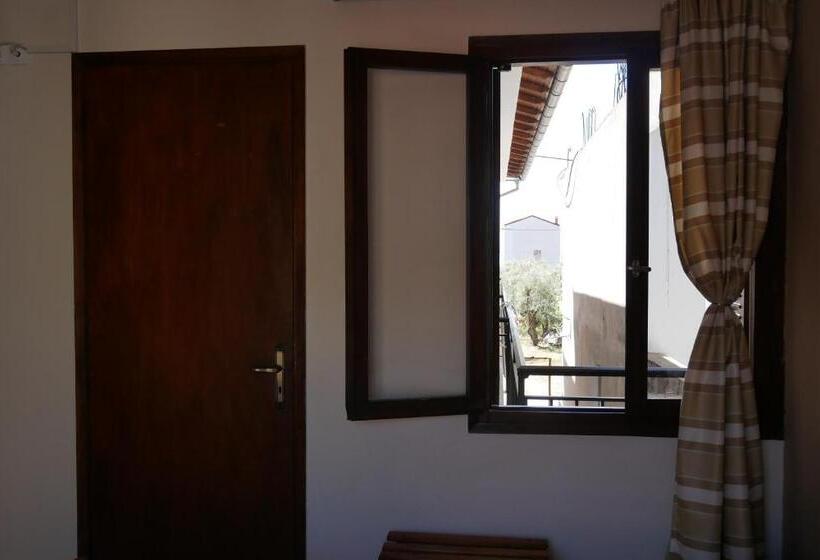 اتاق استاندارد یک نفره, Poseidon Rooms