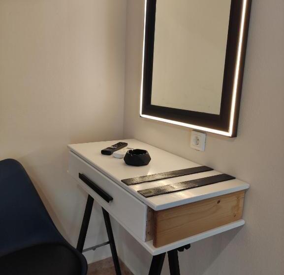 エコノミールーム, Poseidon Rooms