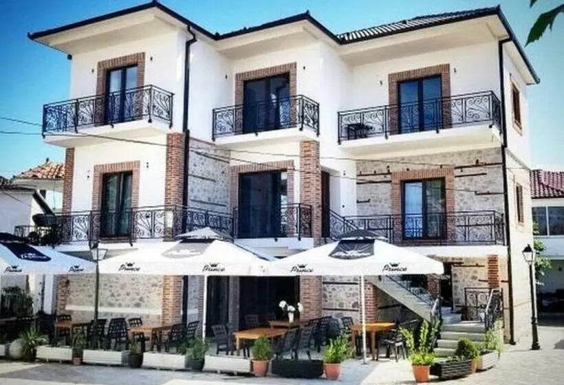 اتاق راحتی سه تخته, Vila Ilo
