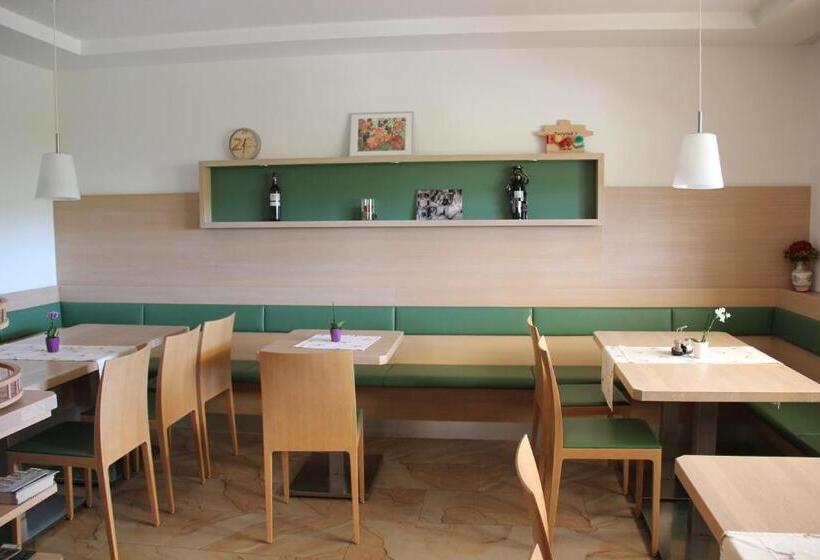 Номер Стандарт с Балконом, Zweytick Gästezimmer Weingut
