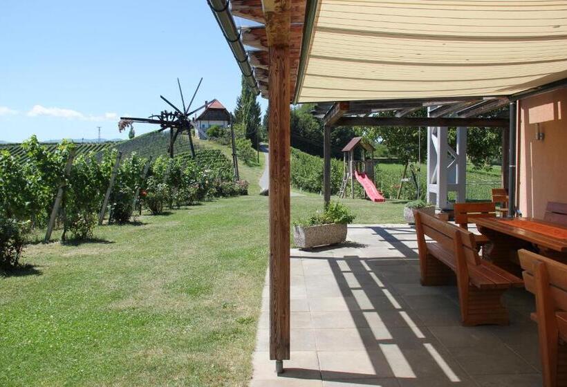 Номер Стандарт с Террасой, Zweytick Gästezimmer Weingut