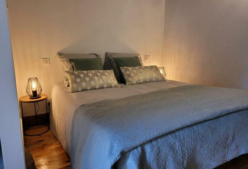 Номер Стандарт Вид на Сад, Le Moulin