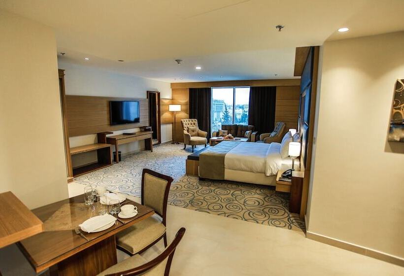 سوییت جونیور, Coral Tower Hotel By Hansa