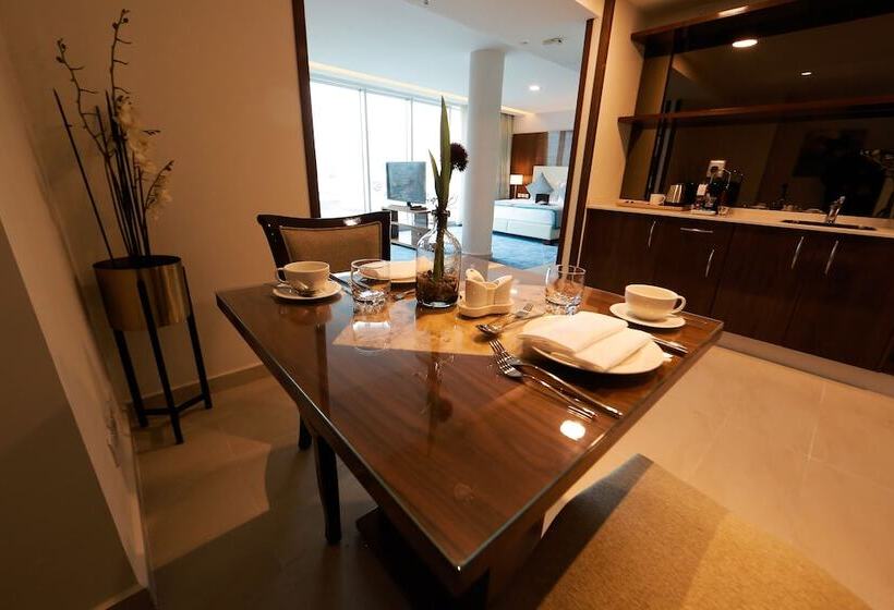 سوییت جونیور, Coral Tower Hotel By Hansa