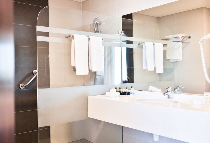 سوییت جونیور, Coral Tower Hotel By Hansa