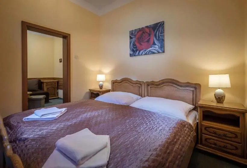 Juniorsviitti, Miramonti Penzión