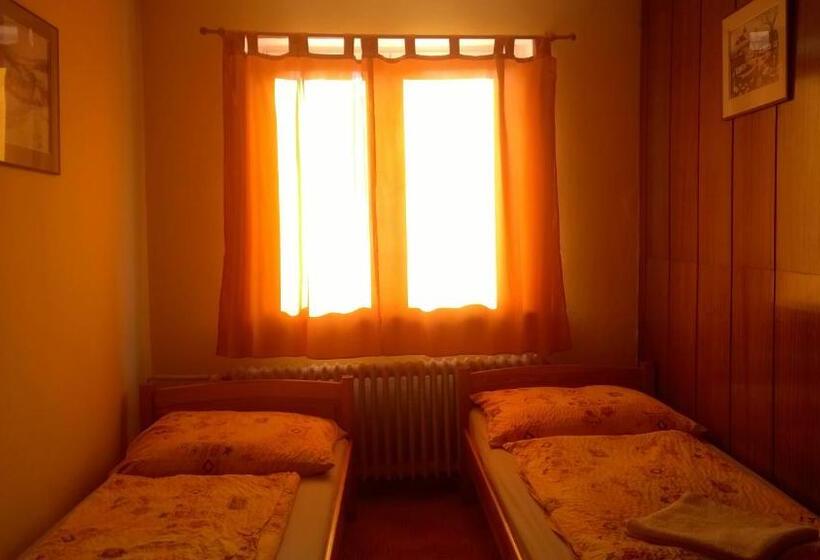 Quarto Quádruplo Estandar, Penzion Lipůvka