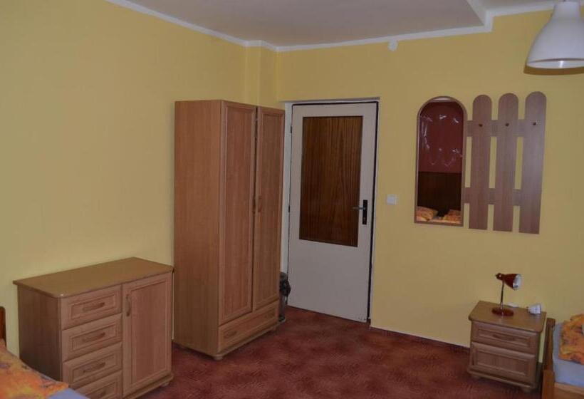 اتاق استاندارد چهار تخته, Penzion Lipůvka