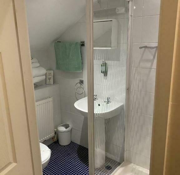 スタンダードルーム, Rossdene House