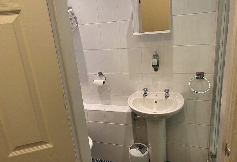 スタンダードルーム, Rossdene House