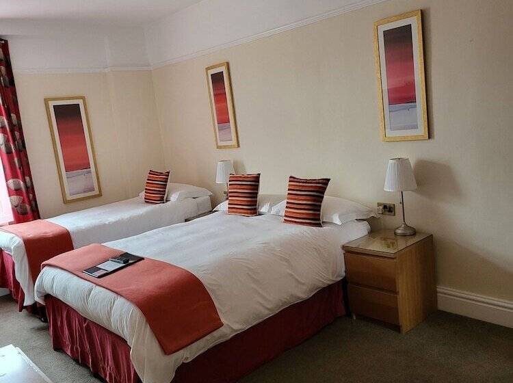 デラックストリプルルーム, Rossdene House