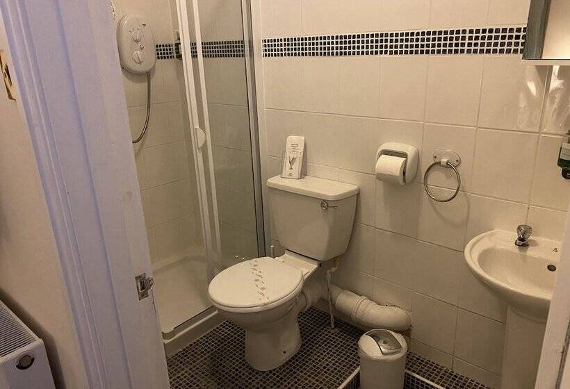 デラックストリプルルーム, Rossdene House