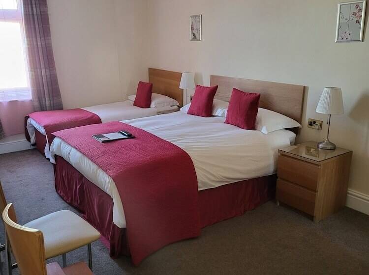 デラックストリプルルーム, Rossdene House