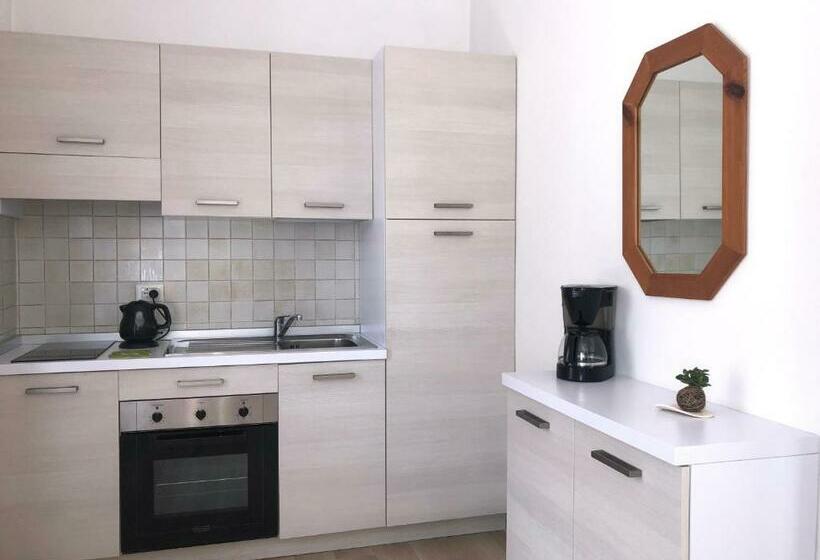 标准工作室, Villa Dina