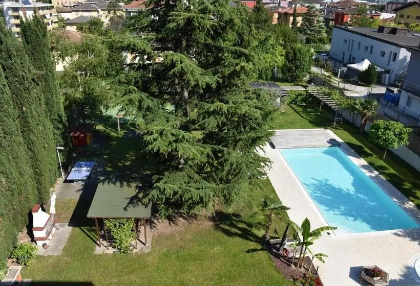 آپارتمان 1 خوابه, Villa Dina