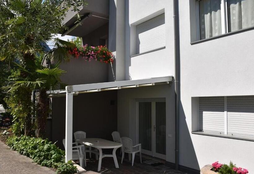 Апартаменты 2 Спальни, Villa Dina