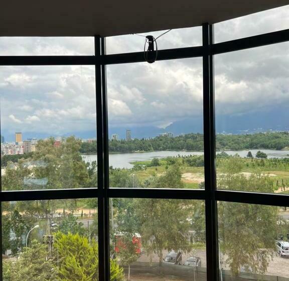 Deluxe Room, Vivi La Vita