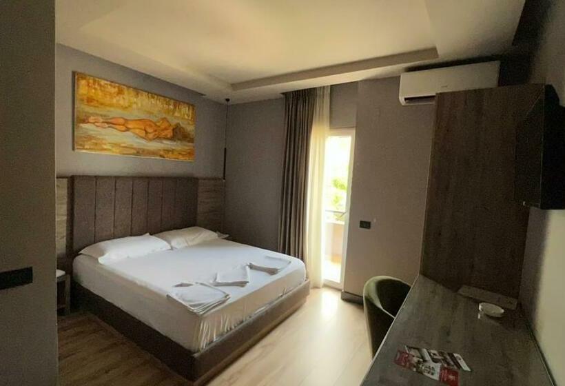 Standard Room, Vivi La Vita