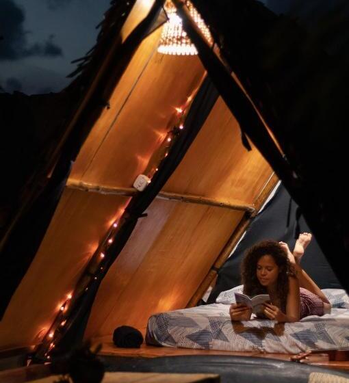 بنجلو قياسى, Back To The Beach Hostel Pipa