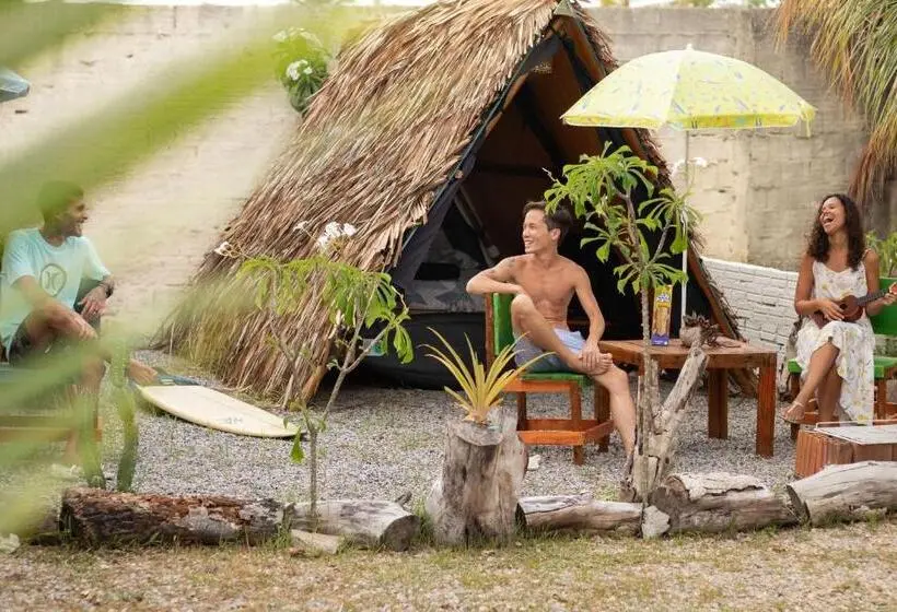 スタンダードバンガロー, Back To The Beach Hostel   Pipa