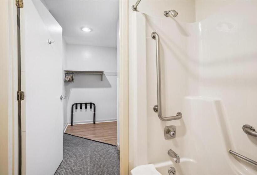 اتاق استاندارد, Cedarbrook Standard Hotel Room 105