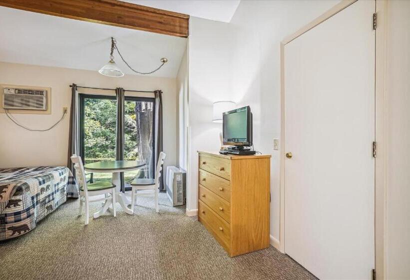 اتاق استاندارد, Cedarbrook Standard Hotel Room 105