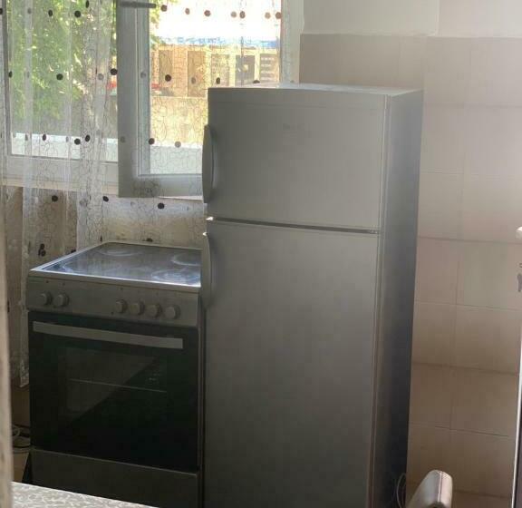 اتاق خانوادگی, Apartments Dibra