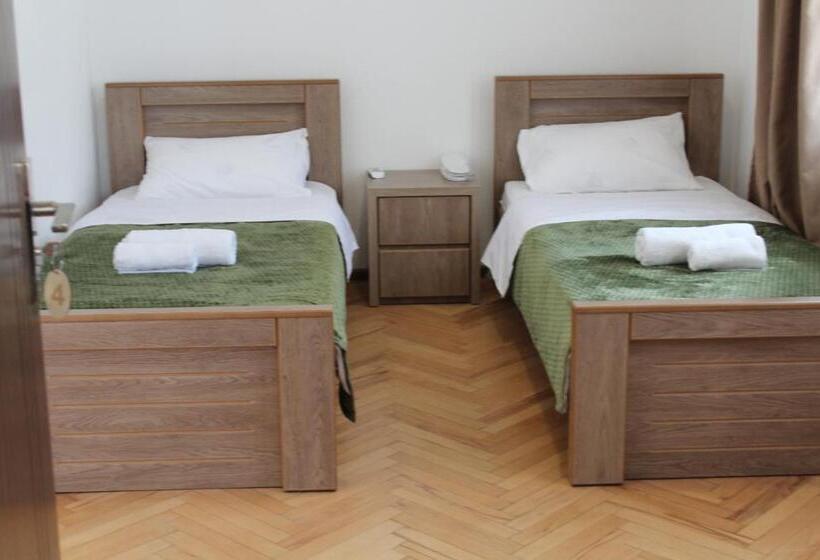 اتاق استاندارد, Guest House Chiko