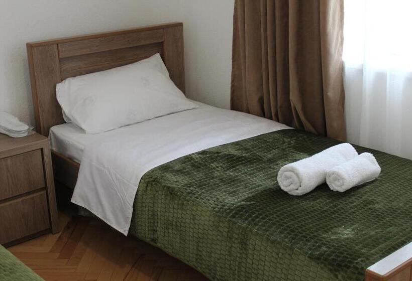 اتاق استاندارد, Guest House Chiko