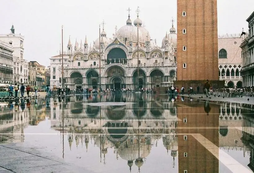 سوییت, La Capannaccia   Venice