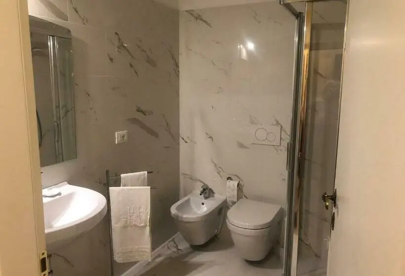 سوییت, La Capannaccia   Venice
