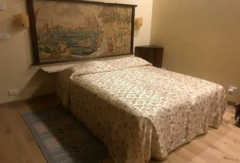 سوییت, La Capannaccia   Venice