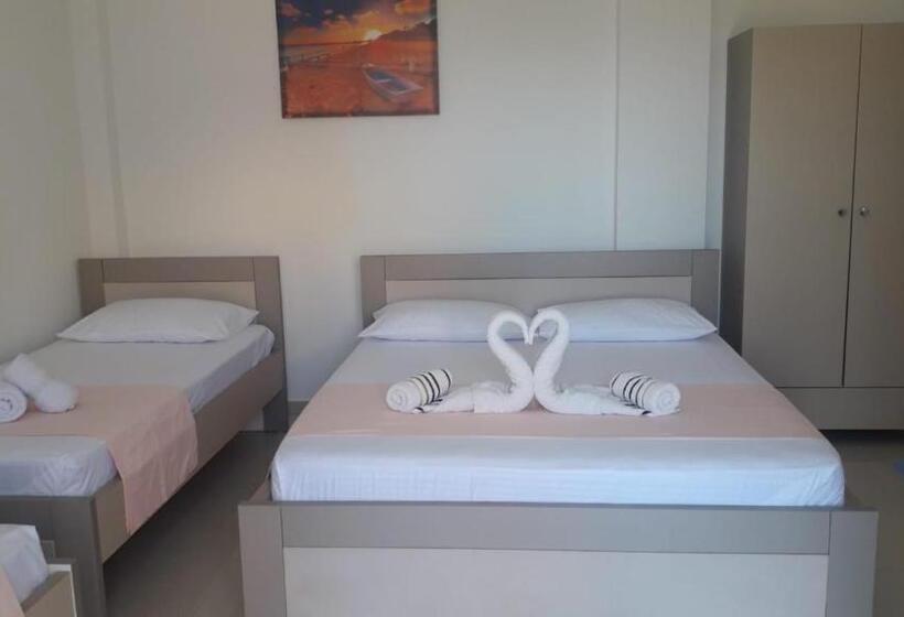 Studio Standard, Vila Juna